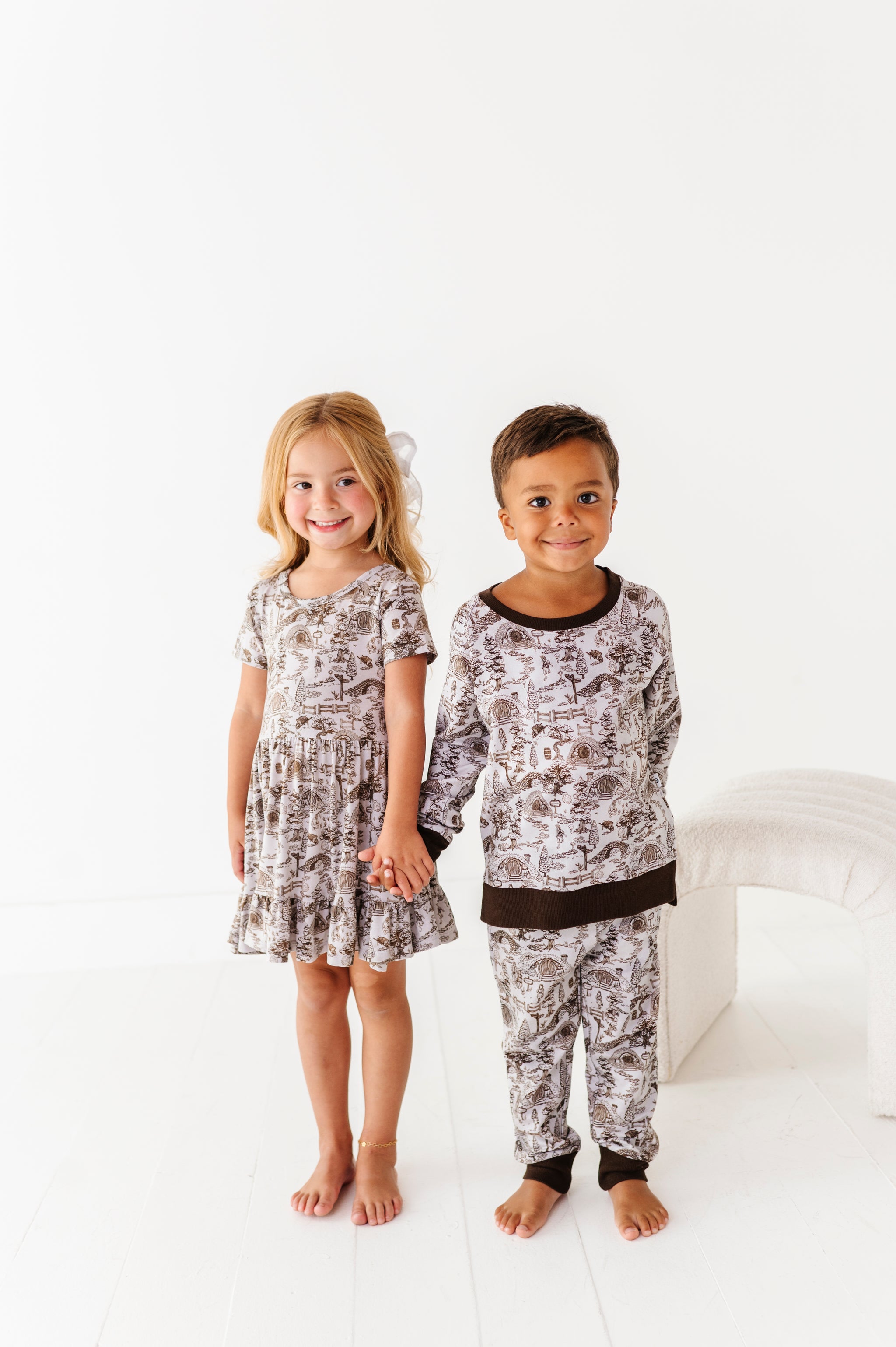 The Lord of The Rings™ Hobbiton™ Toile Kids' Jogger Set