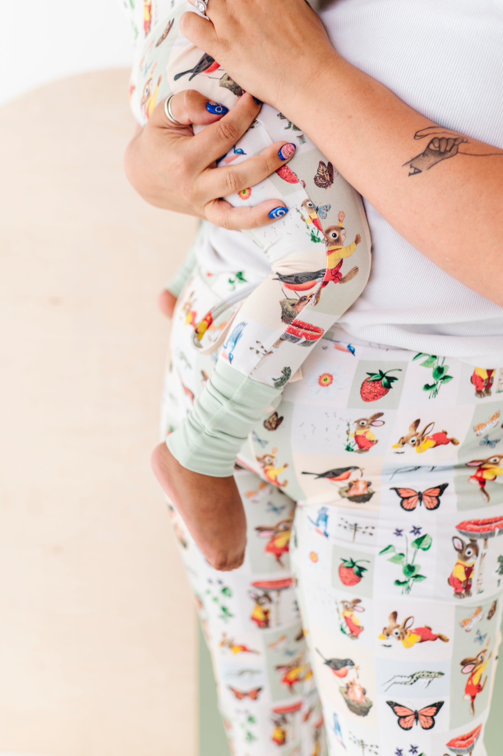 Richard Scarry's I Am A Bunny Sunny Days Adult Dreamwalker Joggers