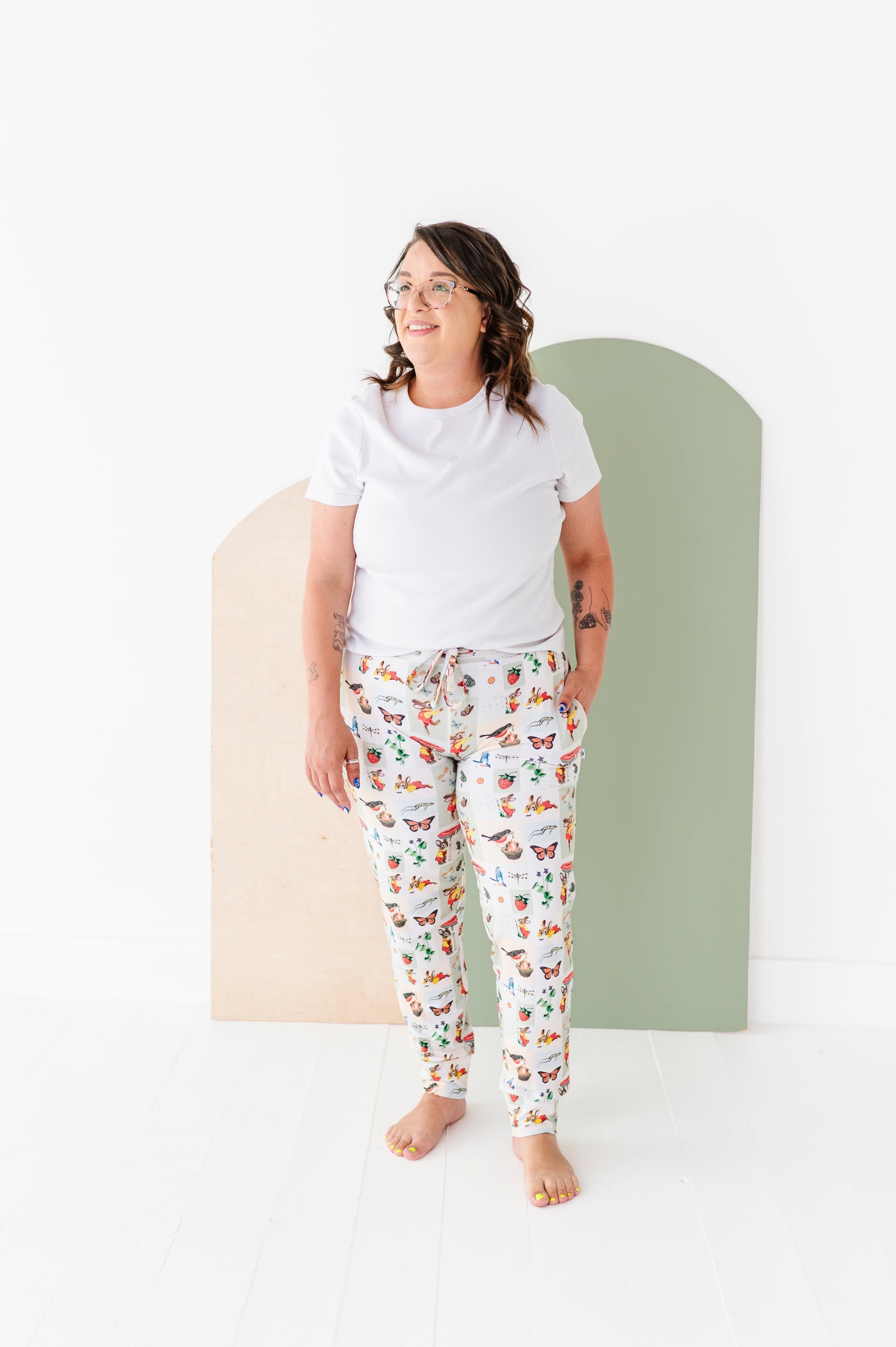 Richard Scarry's I Am A Bunny Sunny Days Adult Dreamwalker Joggers