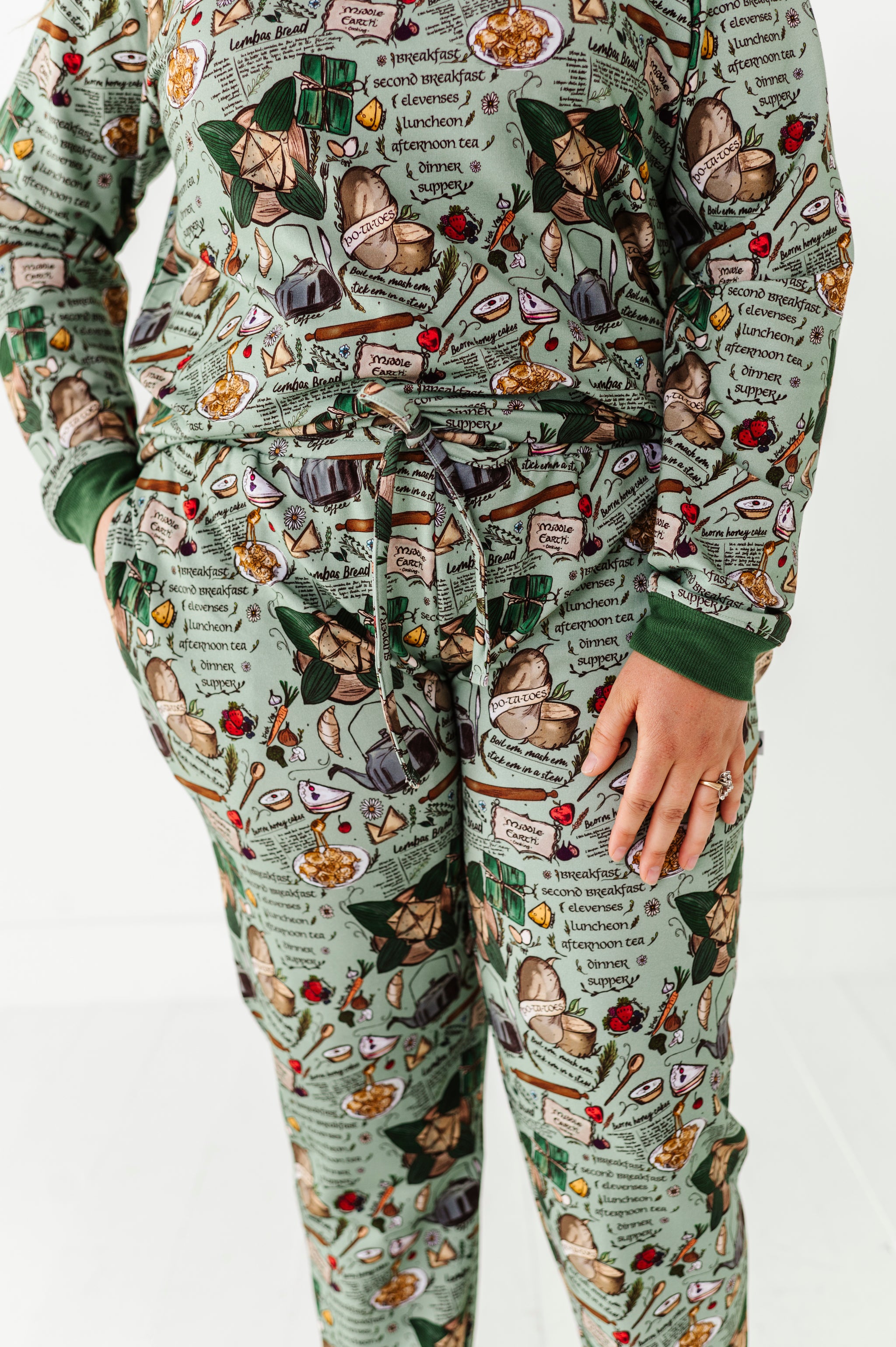 Middle-earth™ Elevenses™ Adult Dreamwalker Joggers
