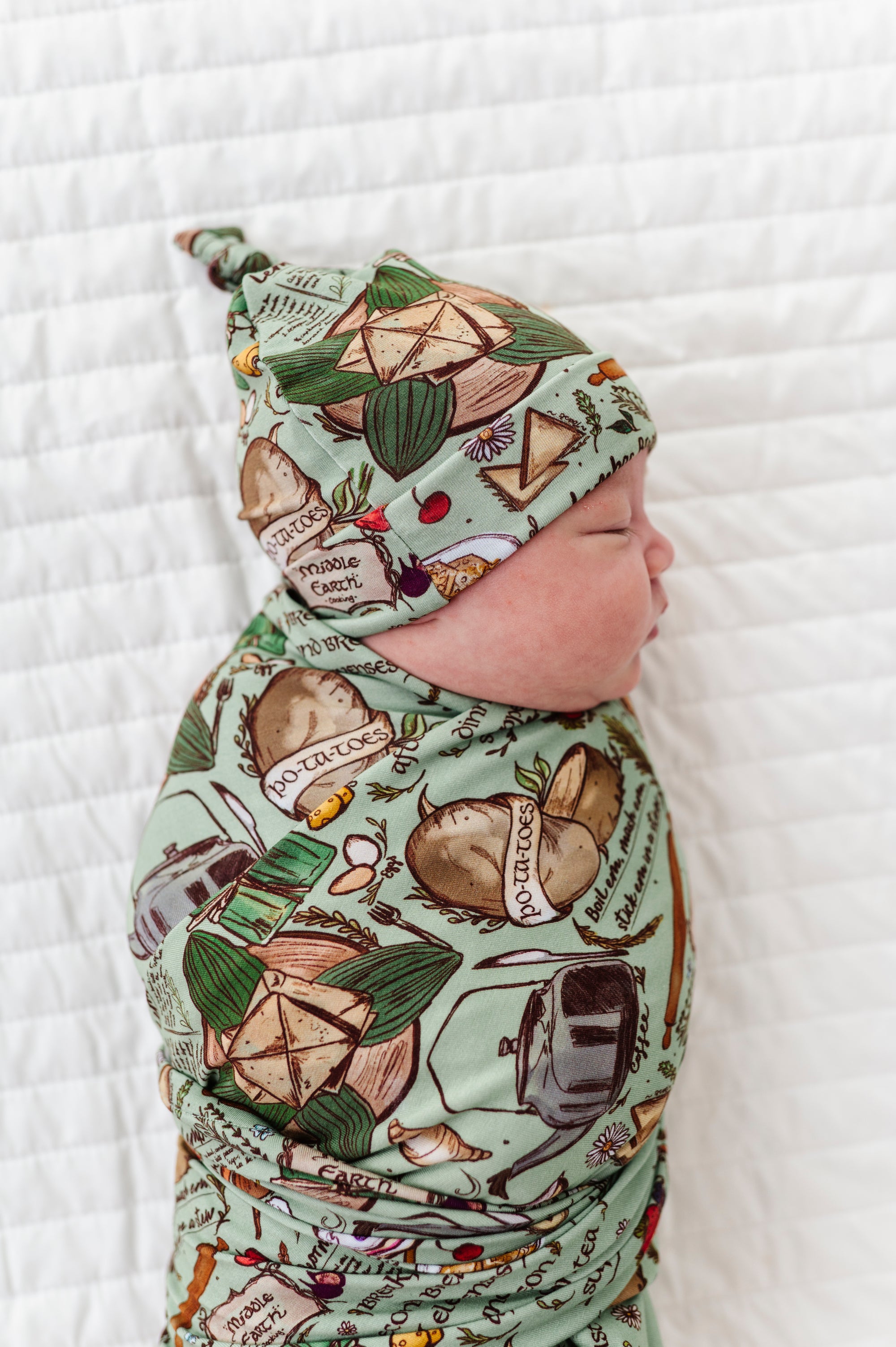 Middle-earth™ Elevenses™ Swaddle Set