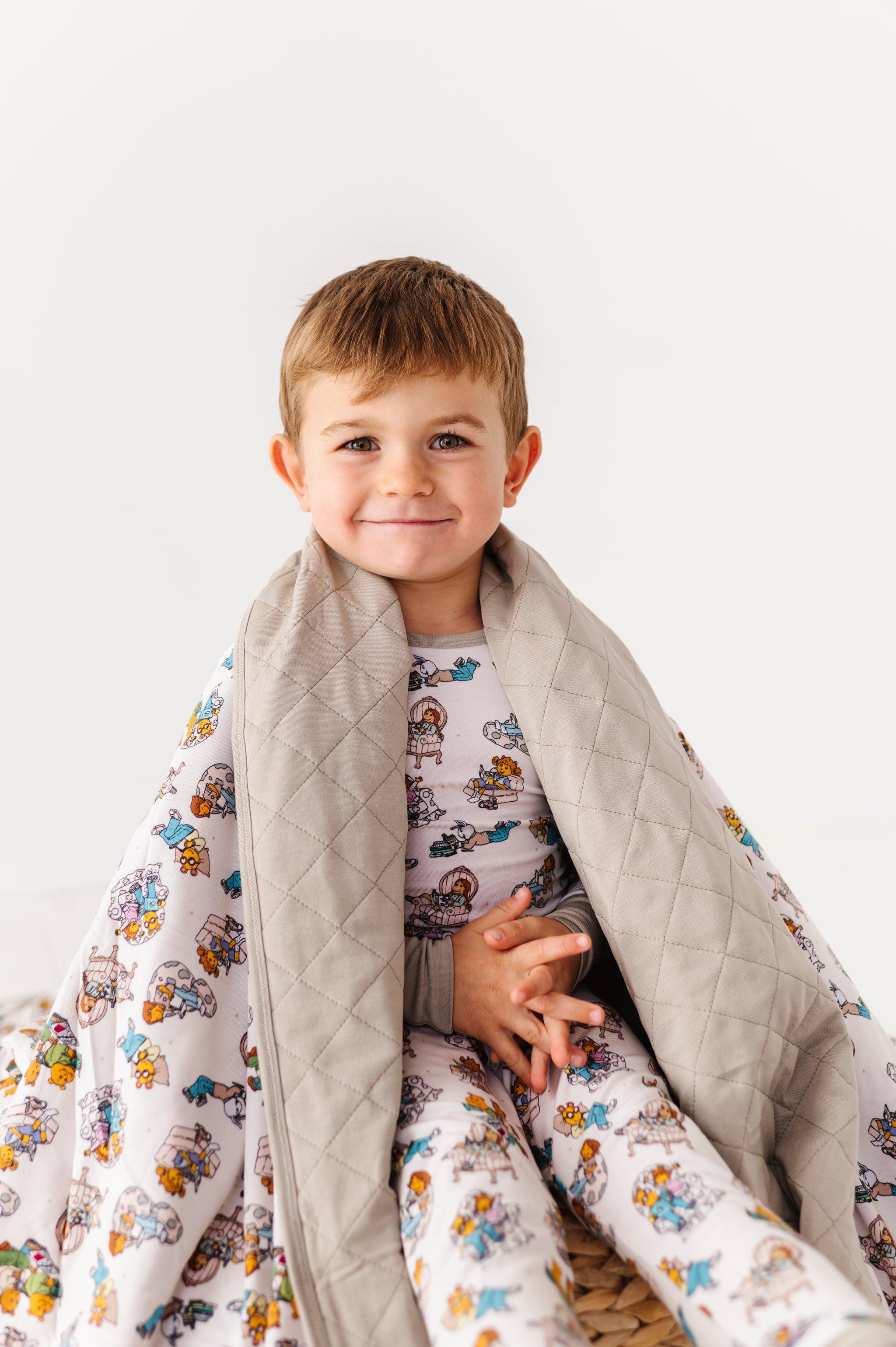 Arthur™ Little Readers Quilted Oversized Blanket