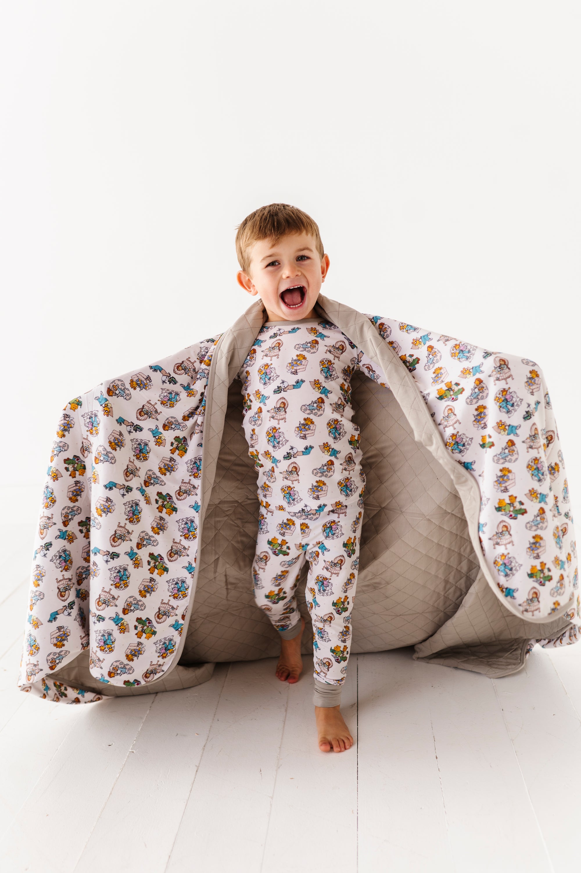 Arthur™ Little Readers Quilted Oversized Blanket