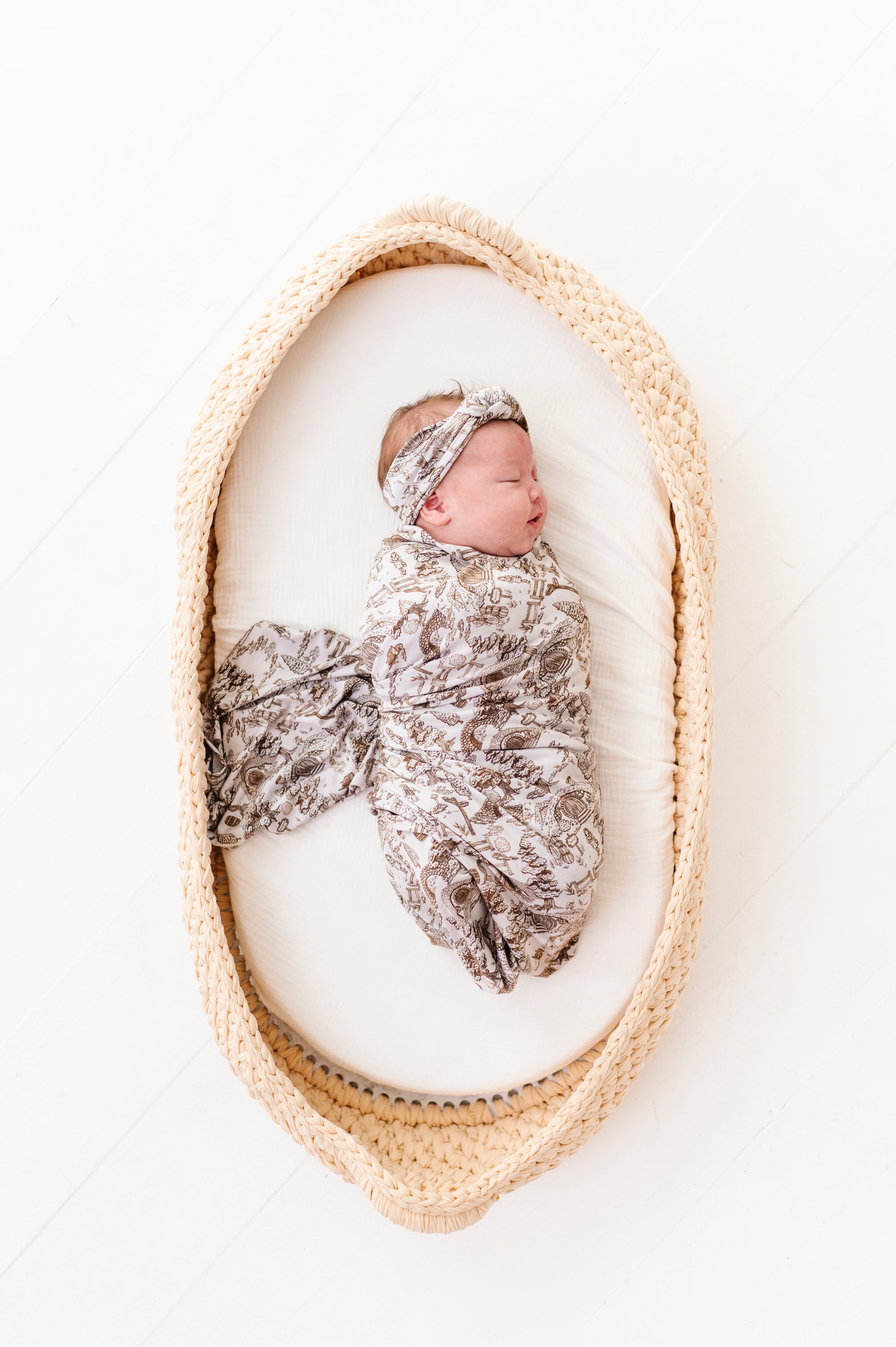 The Lord of The Rings™ Hobbiton™ Toile Swaddle & Headband Set