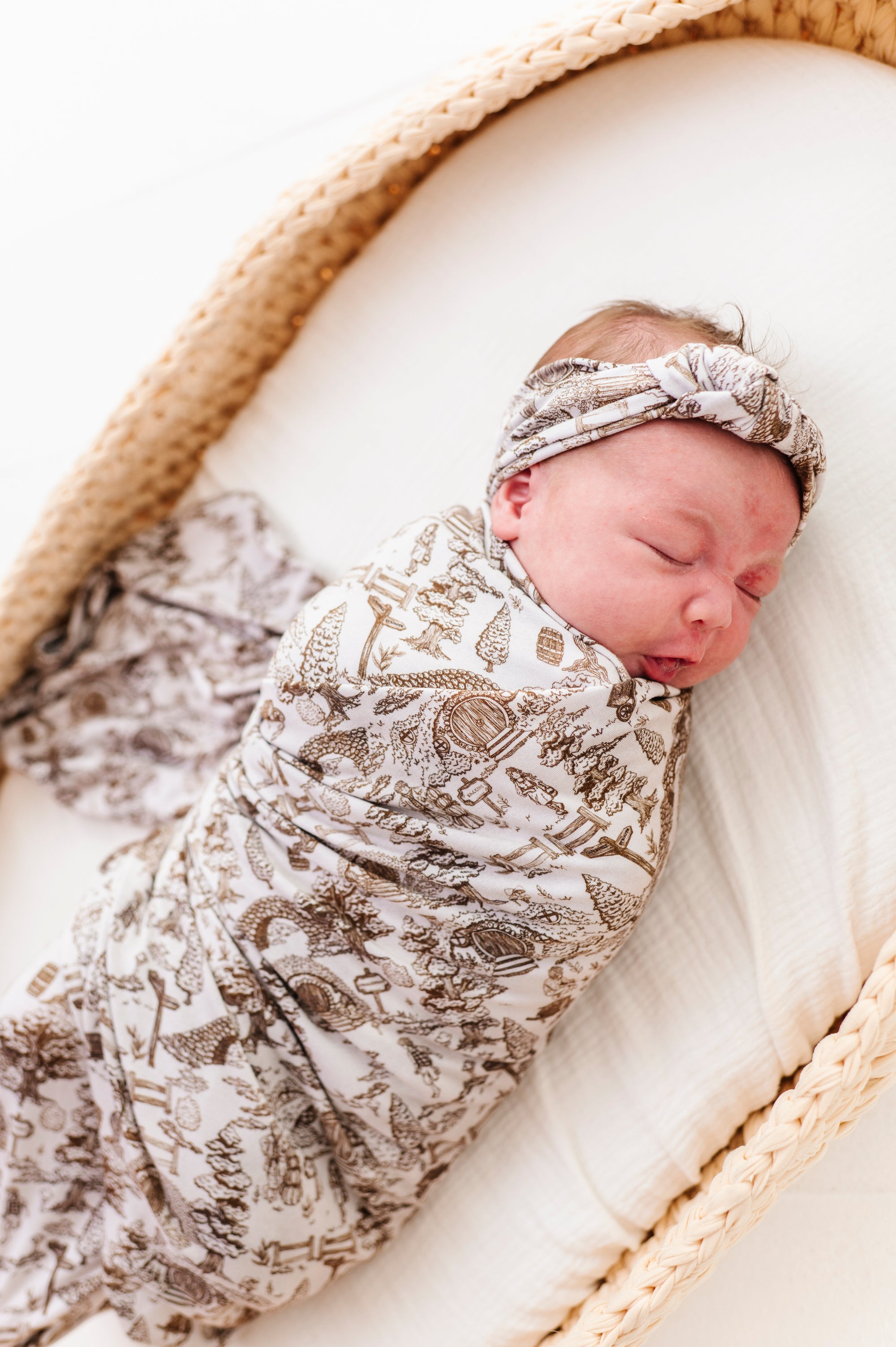 The Lord of The Rings™ Hobbiton™ Toile Swaddle & Headband Set