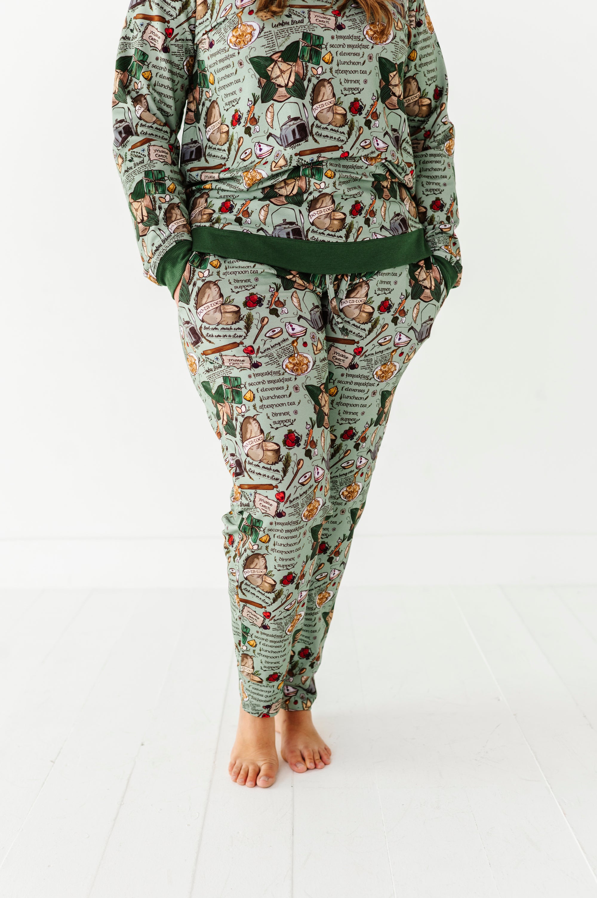 Middle-earth™ Elevenses™ Adult Dreamwalker Joggers