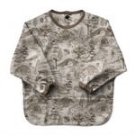 Hobbiton™ Toile Long Sleeve Recycled Plastic Smock Bib